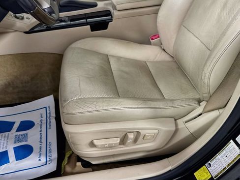 Used 2013 Lexus ES 350 w/ Luxury Pkg FWD image 25