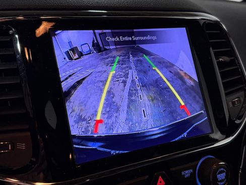 Used 2020 Jeep Grand Cherokee Limited w/ Luxury Group II image 26