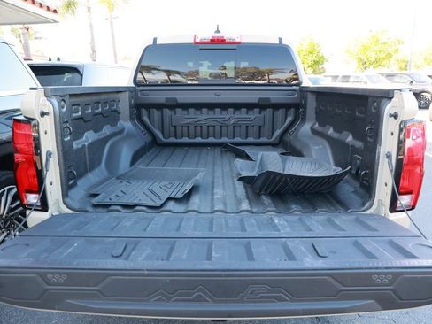 Used 2024 Chevrolet Colorado ZR2 w/ Technology Package AWD/4WD image 36