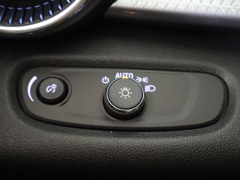 New 2026 Chevrolet Trax LT w/ LT Convenience Package FWD image 34
