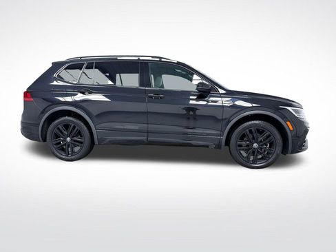 Used 2022 Volkswagen Tiguan SE R-Line AWD/4WD image 2