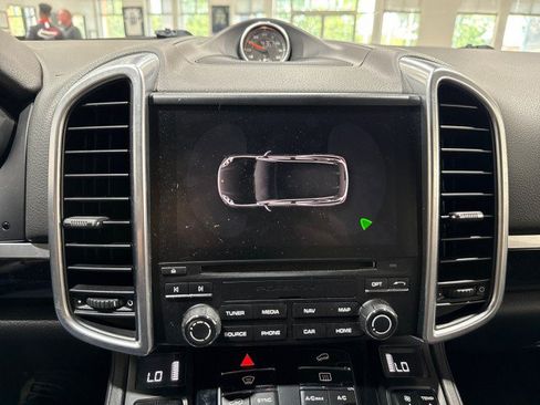 Used 2017 Porsche Cayenne S AWD/4WD image 30