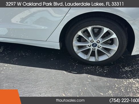Used 2019 Ford Fusion SE FWD image 16