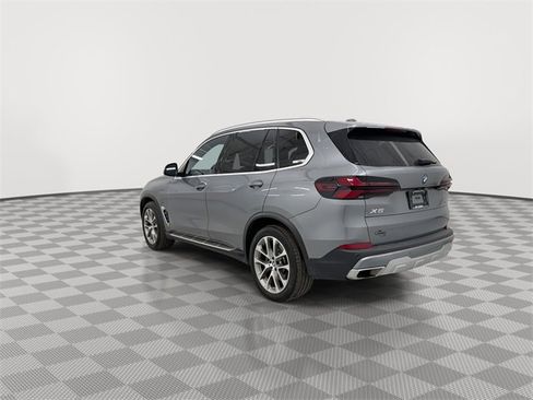 Used 2024 BMW X5 xDrive50e image 7