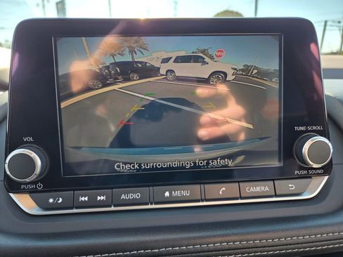 Used 2023 Nissan Rogue SV image 23