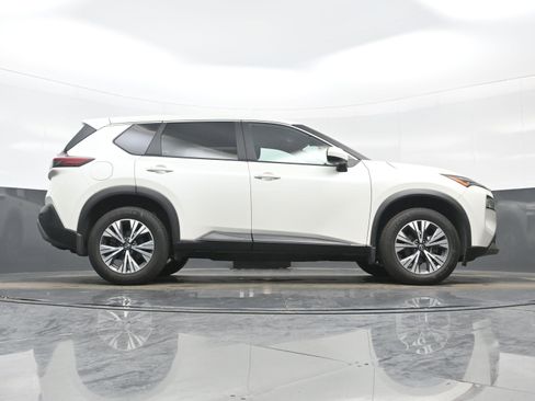 Used 2023 Nissan Rogue SV image 31