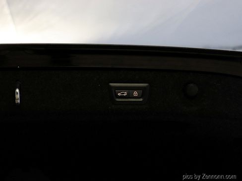 Certified 2023 BMW 530i xDrive w/ Premium Package image 29