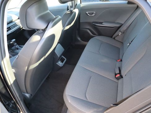 New 2025 Kia K4 LXS image 12