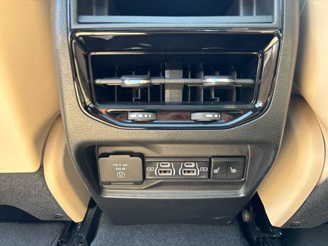 Used 2023 Jeep Grand Cherokee Limited AWD/4WD image 16