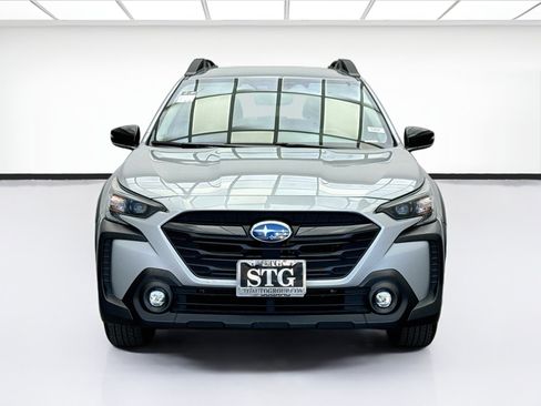 Used 2025 Subaru Outback Premium AWD/4WD image 2