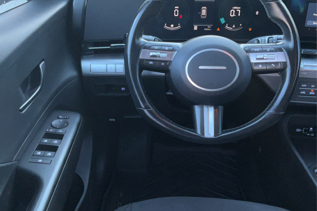 Used 2024 Hyundai Kona SEL FWD image 13