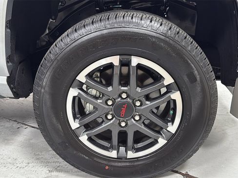 Used 2025 Toyota Tacoma TRD Sport image 21