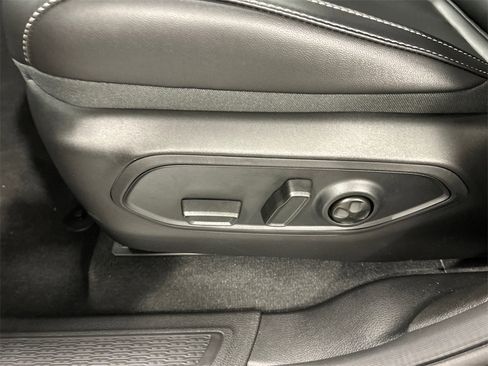 New 2025 Jeep Grand Cherokee Limited w/ Black Appearance Package image 16