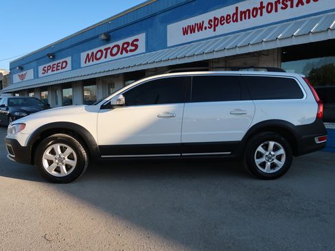 Used 2011 Volvo XC70 3.2 image 3