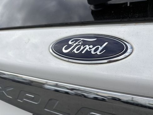 Used 2022 Ford Explorer XLT AWD/4WD image 10