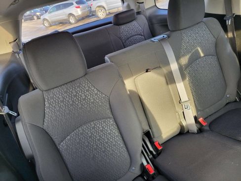 Used 2012 GMC Acadia SLE image 7