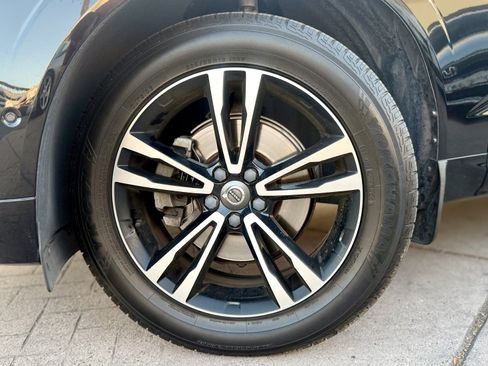 Used 2018 Volvo XC60 T5 Momentum w/ Convenience Package AWD/4WD image 11