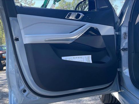 New 2026 BMW X5 xDrive40i w/ M Sport Package image 10