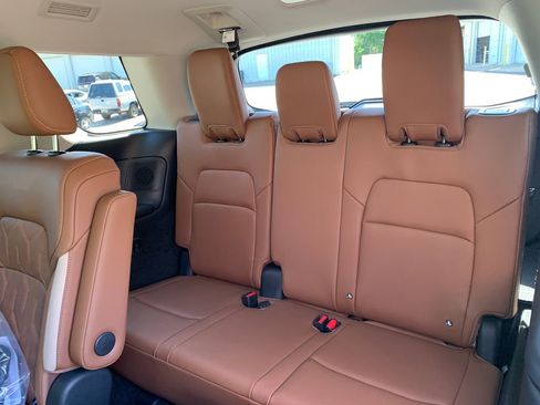 New 2026 Nissan Pathfinder Platinum FWD image 28