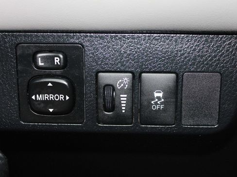 Used 2013 Toyota RAV4 Limited image 20