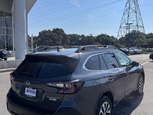 Used 2020 Subaru Outback Premium image 3