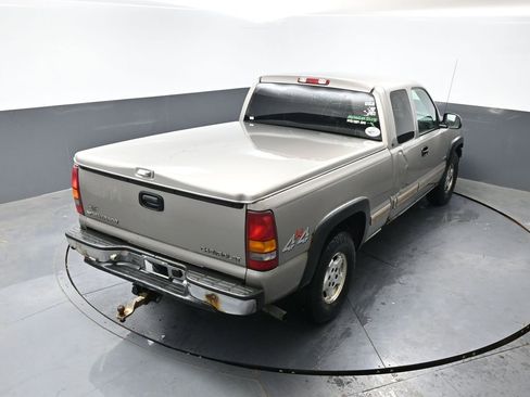 Used 2001 Chevrolet Silverado 1500 LS w/ Firm Ride Suspension Pkg AWD/4WD image 12