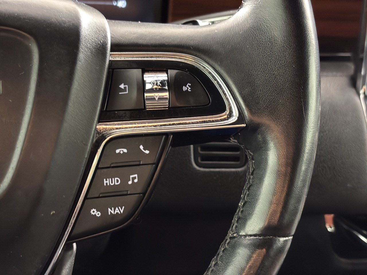 Used 2020 Lincoln Navigator Reserve w/ Equipment Group 208A Reserve RWD image 19