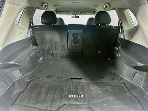 Used 2017 Nissan Rogue SV FWD image 27
