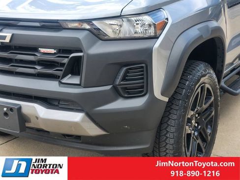 Used 2025 Chevrolet Colorado Trail Boss AWD/4WD image 11