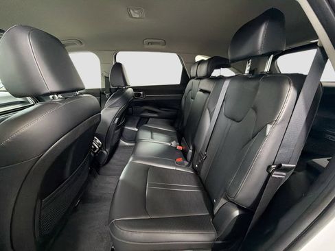 Used 2025 Kia Sorento S AWD/4WD image 25