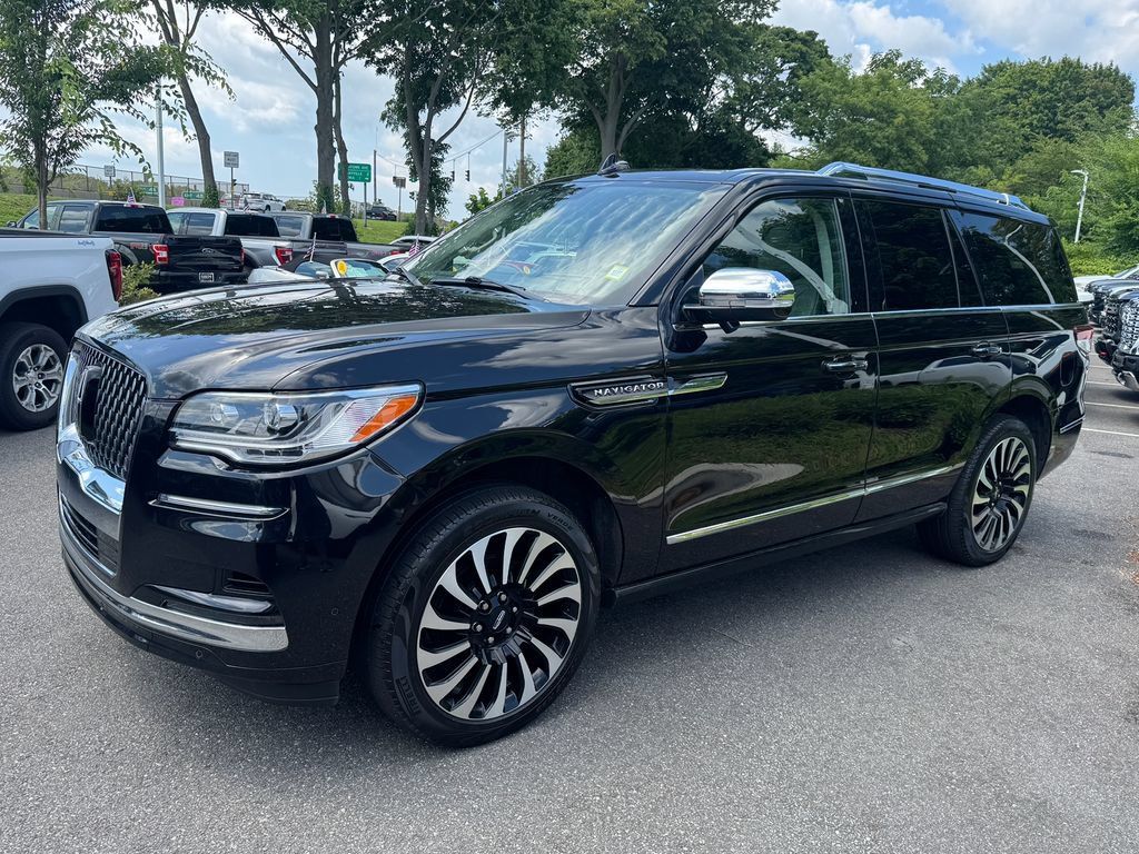 Used 2024 Lincoln Navigator Black Label AWD/4WD image 7