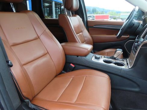 Used 2016 Jeep Grand Cherokee Summit w/ Platinum Series Group AWD/4WD image 47