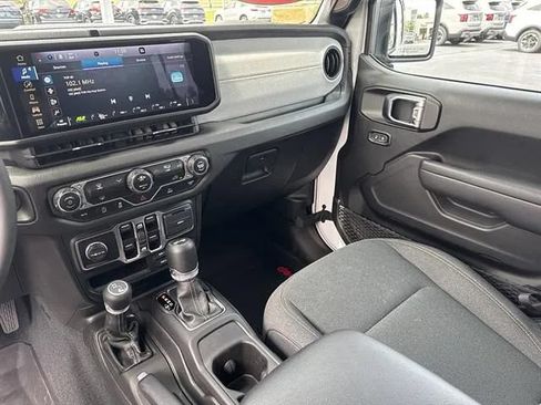 Used 2024 Jeep Wrangler Unlimited Sport AWD/4WD image 11
