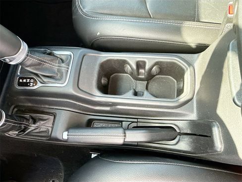 Used 2023 Jeep Wrangler Unlimited Sahara w/ Cold Weather Group image 16