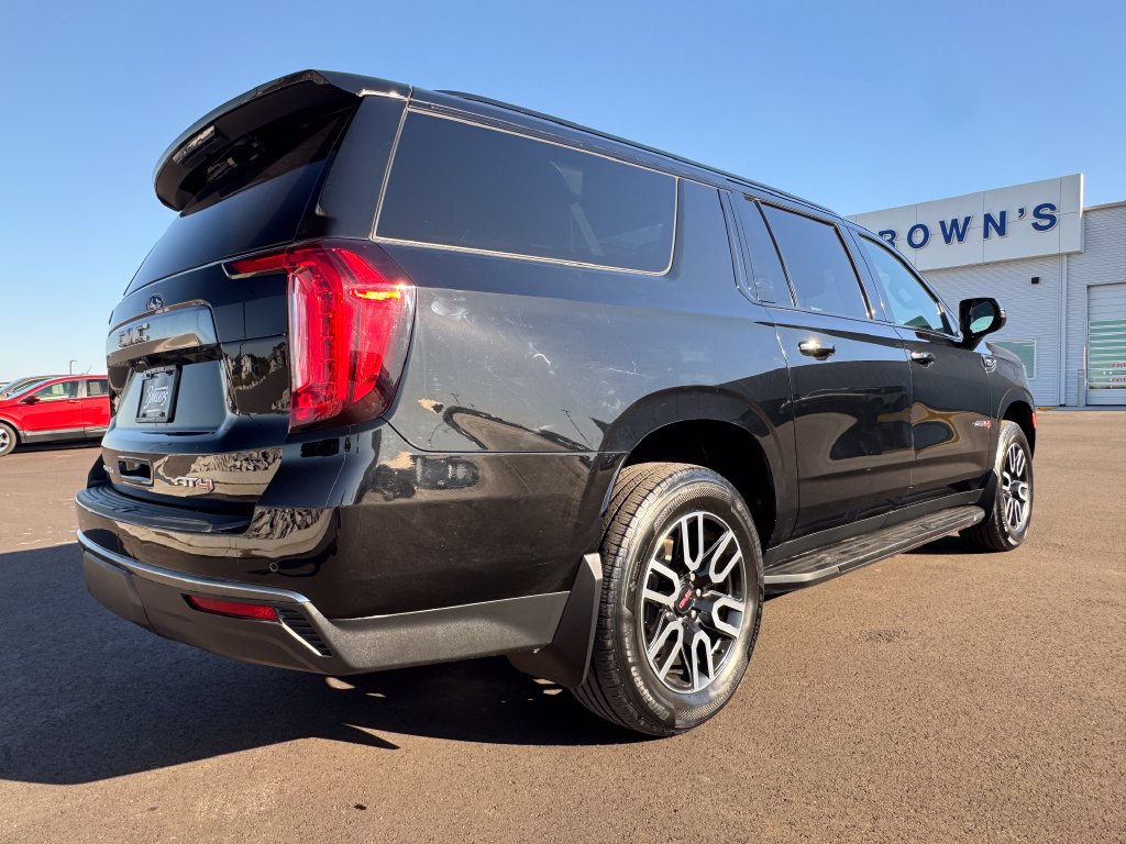 Used 2022 GMC Yukon XL AT4 AWD/4WD image 5
