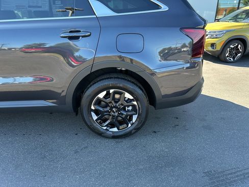 New 2026 Kia Sorento S image 10