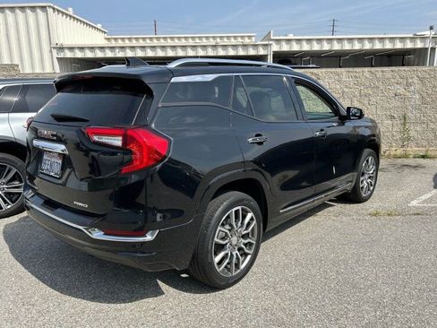 Used 2022 GMC Terrain Denali image 3