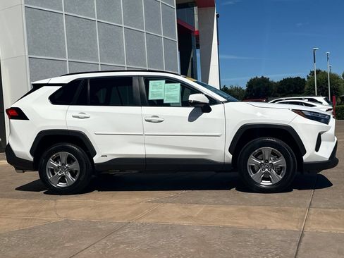 Used 2024 Toyota RAV4 LE AWD/4WD image 3