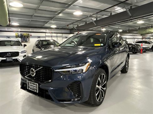 Certified 2025 Volvo XC60 B5 Plus image 5