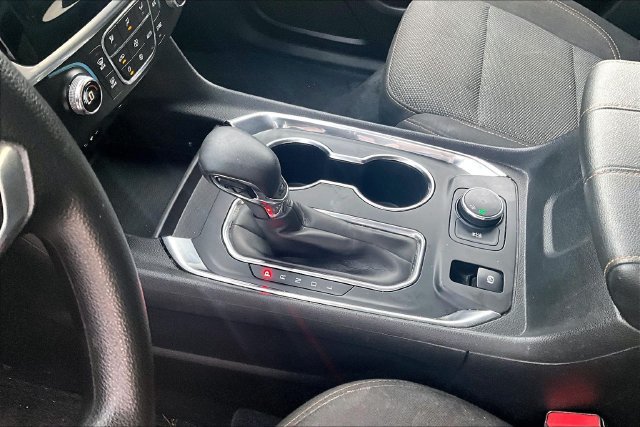 Used 2021 Chevrolet Traverse LS FWD image 18