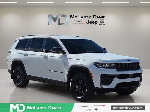 New 2026 Jeep Grand Cherokee L 4WD image 1