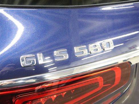 Used 2020 Mercedes-Benz GLS 580 580 4MATIC image 8
