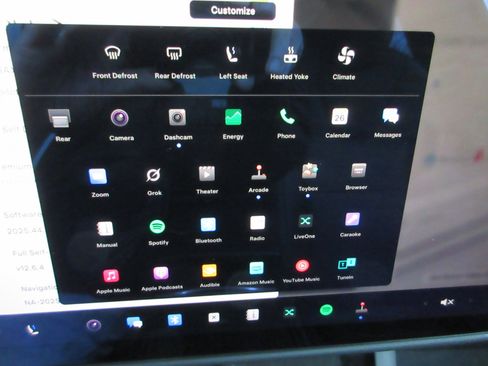 Used 2022 Tesla Model X image 47