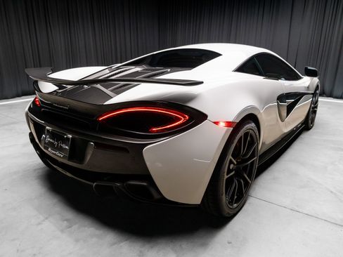 Used 2016 McLaren 570S Coupe RWD image 18