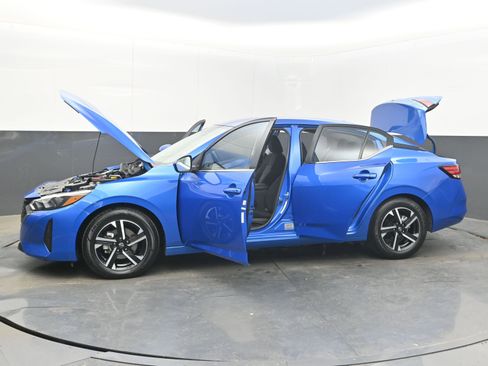 Used 2025 Nissan Sentra SV FWD image 42