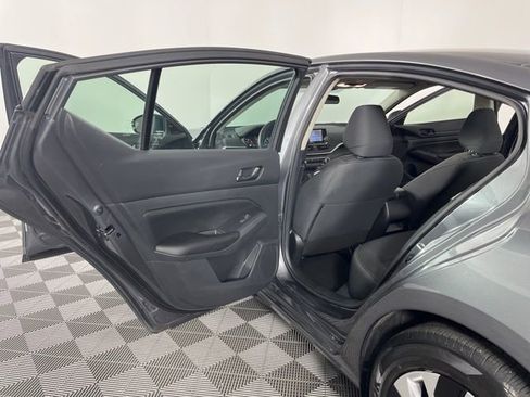 Used 2024 Nissan Altima 2.5 S FWD image 35