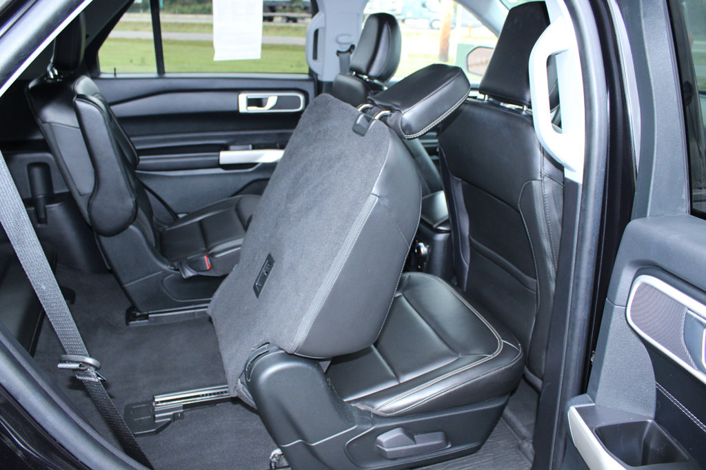 Used 2022 Ford Explorer XLT w/ Equipment Group 202A AWD/4WD image 21