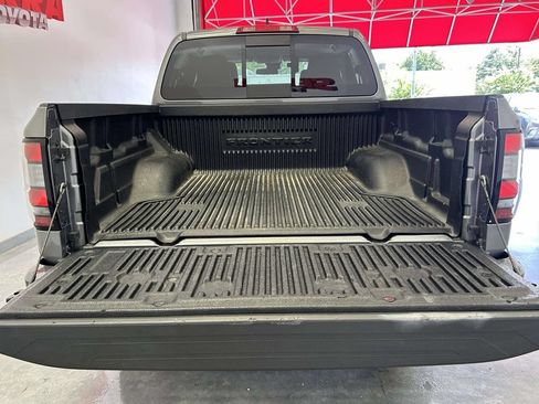 Used 2026 Nissan Frontier SV RWD image 9