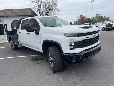 New 2024 Chevrolet Silverado 2500 Custom w/ Custom Value Package image 12