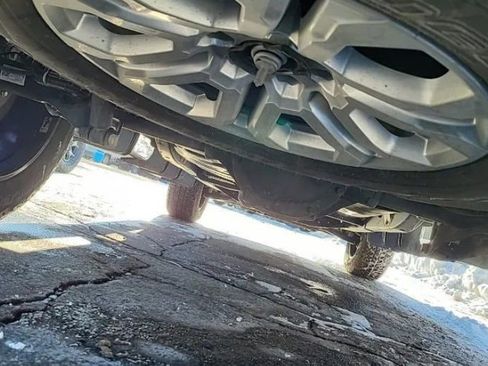 Used 2023 Chevrolet Colorado Trail Boss image 9